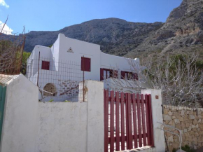 TINA'S HOUSE OUTSTANDING SEASIDE HOUSE Kamares Sifnos